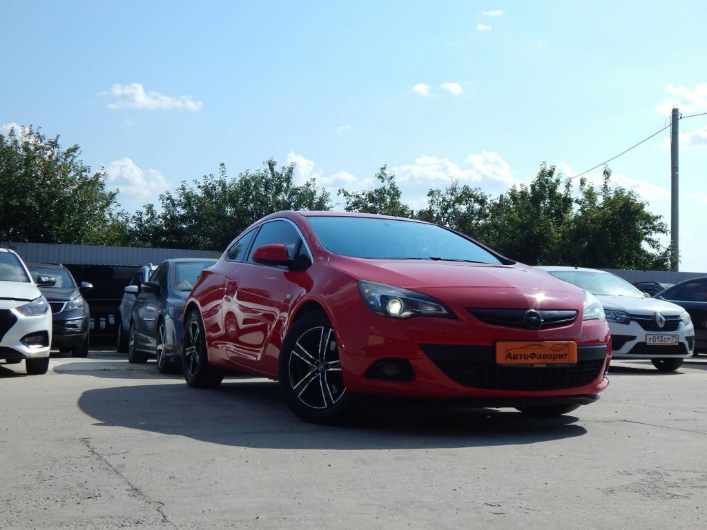 Opel Astra GTC, 2012